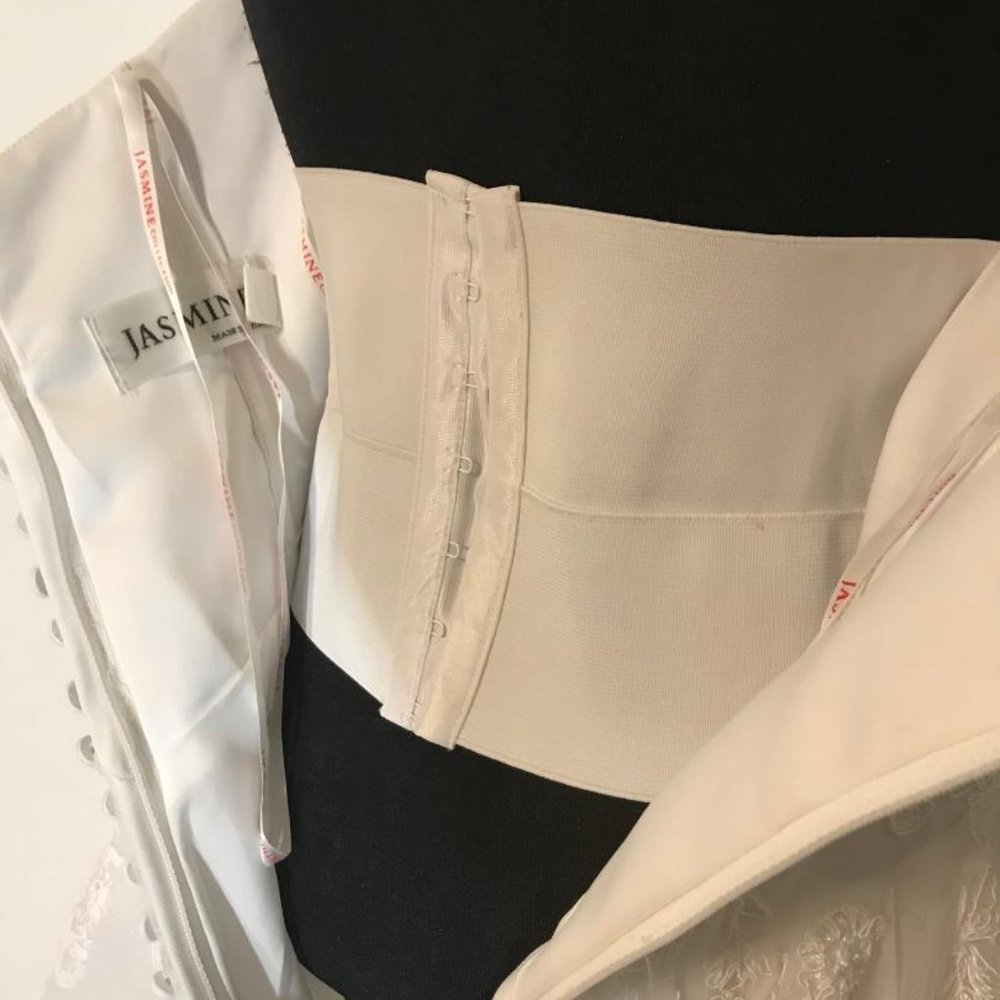 BRIDAL - Picture 8 of 8